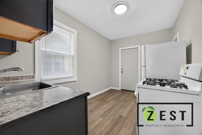 Photo - OPEN HOUSE- 7/23! 6PM-630PM! Unit 643 Navahoe Lower
