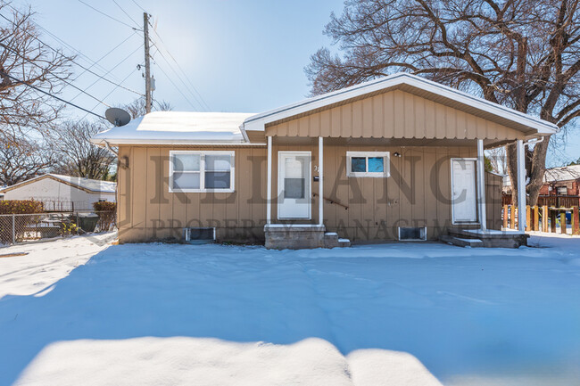 Photo - 317 W Kinkaid Ave House