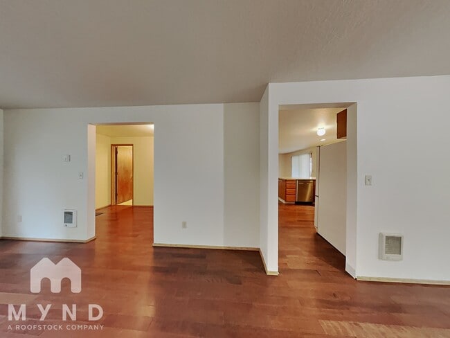 Photo - 7007 NE 142nd Ct