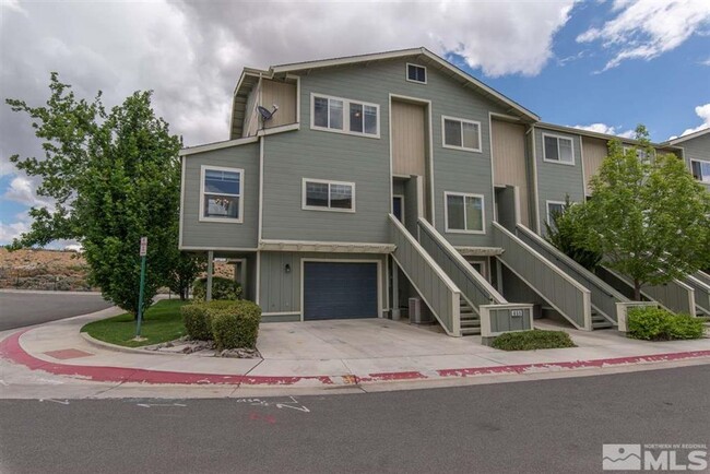 Beautiful Townhome in Desired Location Clo... - Beautiful Townhome in Desired Location Clo...