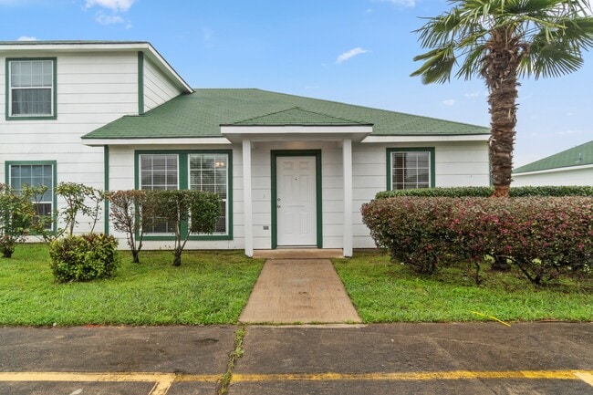 Photo - Green Caye Village