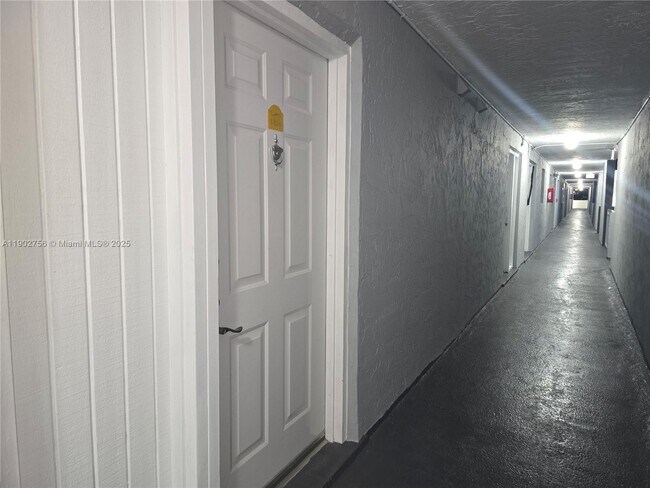 Photo - 9371 Fontainebleau Blvd Unidad I226