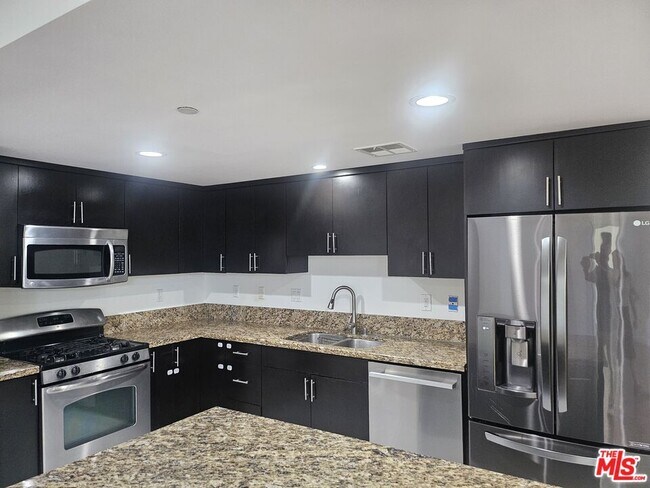 332 S Oxford Ave Unit 201