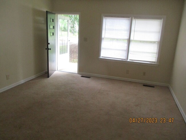 603-A S Valencia Dr