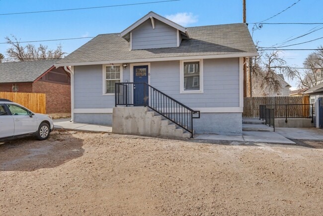 Building Photo - 1617 10th Ave