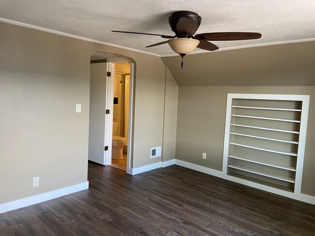 Livingroom - 835 Warren St Unidad 835 Warren St