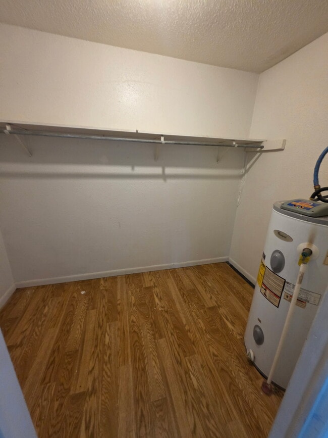 647 N Carnation St Unit 4