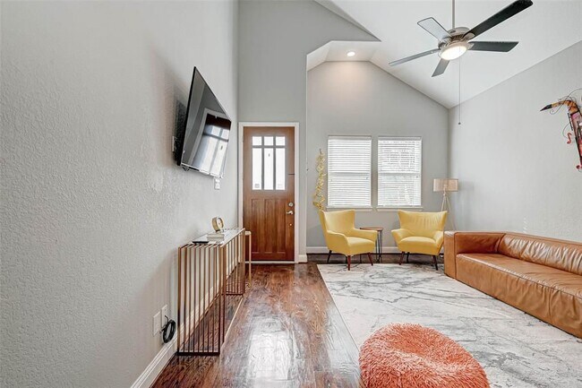 Photo - 5411 Camaguey St
