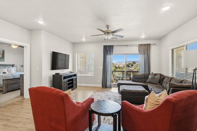 Building Photo - 1111 Gap Canyon Pkwy Unit SI ID1519849P