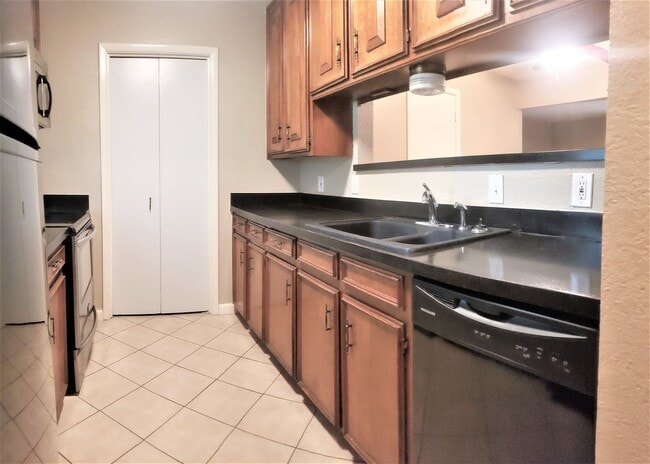 Photo - 7604 Bridges Ave Unit 7604 Bridges Ave. Apt. B