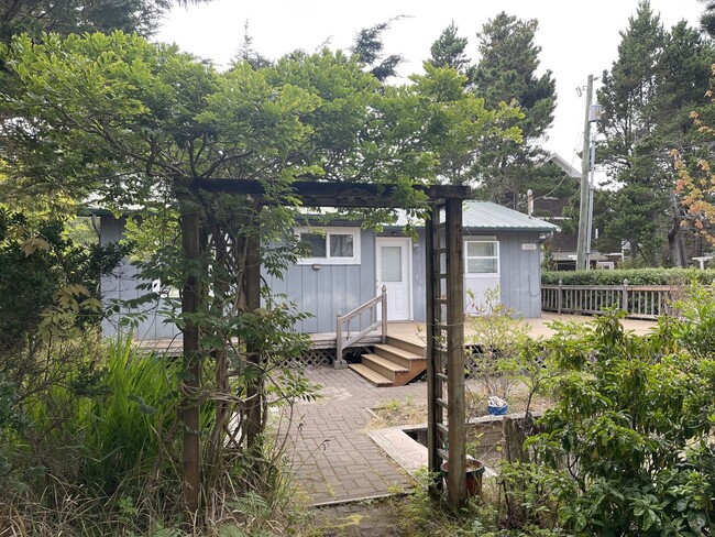 RENOVATED BEACH COTTAGE IN OCEAN PARK, WA - RENOVATED BEACH COTTAGE IN OCEAN PARK, WA House