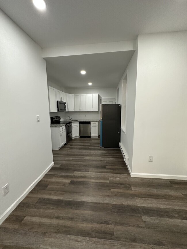 Building Photo - 2424 N Bancroft-