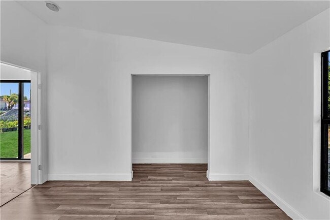 Photo - 2020 NW 9th St