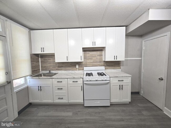 Photo - 2642 S 67th St