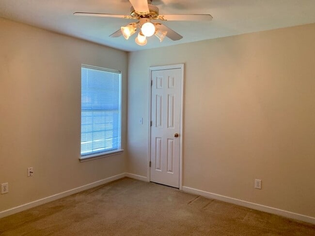 Photo - 2/2 For Rent in Barnett Bend!