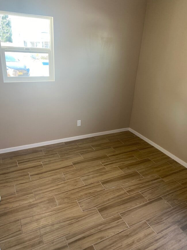 Bedroom 1 - 32972 Rose Ave