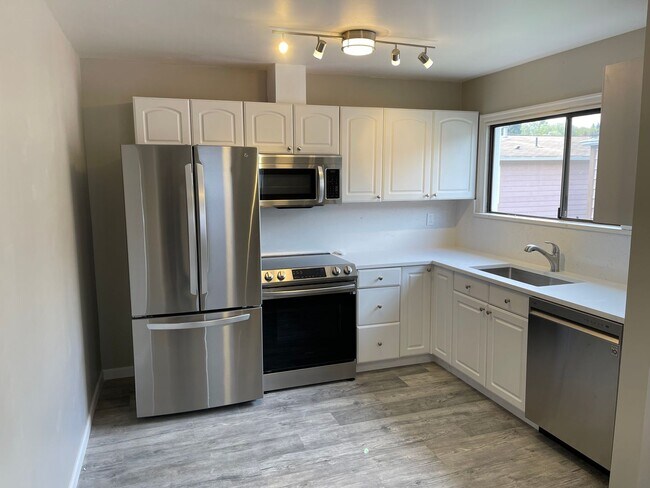 Photo - 3439 33rd Ave W Unidad 3441
