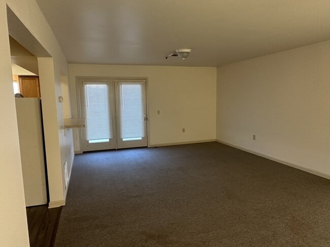 1009 Hot Point Ave