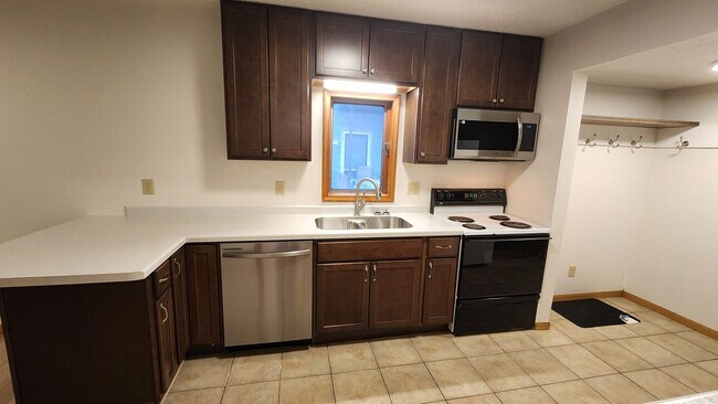 Photo - pin00 Unit 609 Rose Street