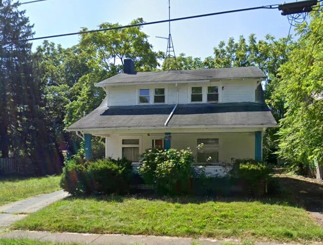 Photo - 55 Labelle Ave