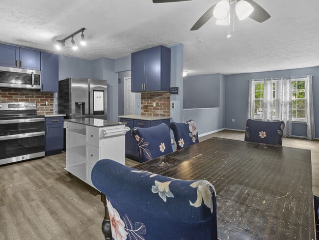 Photo - 2007 Robert Bowie Dr