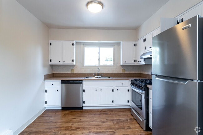 Interior Photo - Brentwood Village Apartments