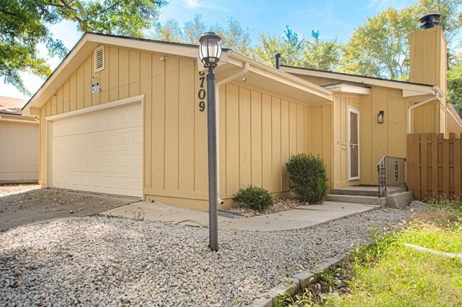 Photo - 8709 E 109 Terrace