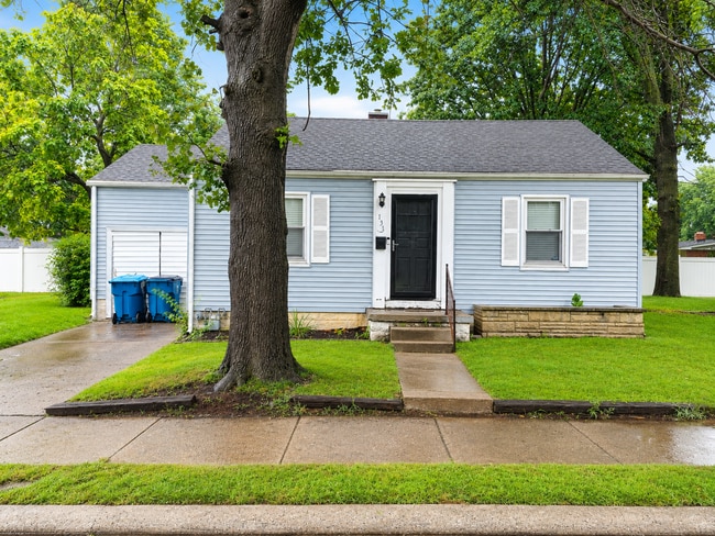 Building Photo - 131 Eaton Ave