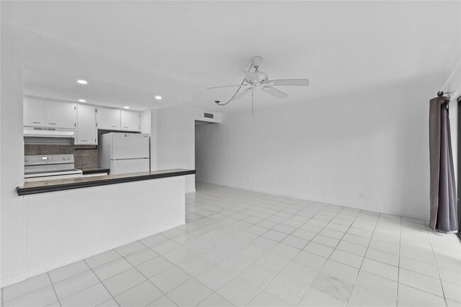 Photo - 3208 SE 11th St Unidad 104A