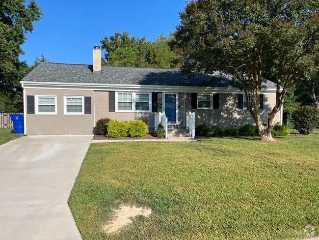 Front - 12 Fairway Ln Rental