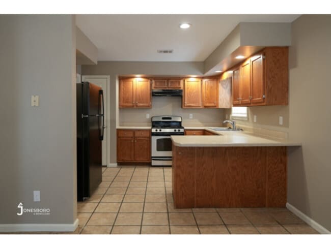 Photo - 2221 Sheffield: 4BR 2BA House!