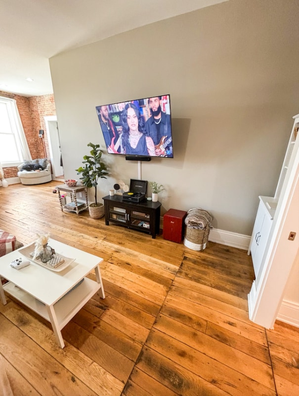 Photo - 37 Monument Sq Unidad I