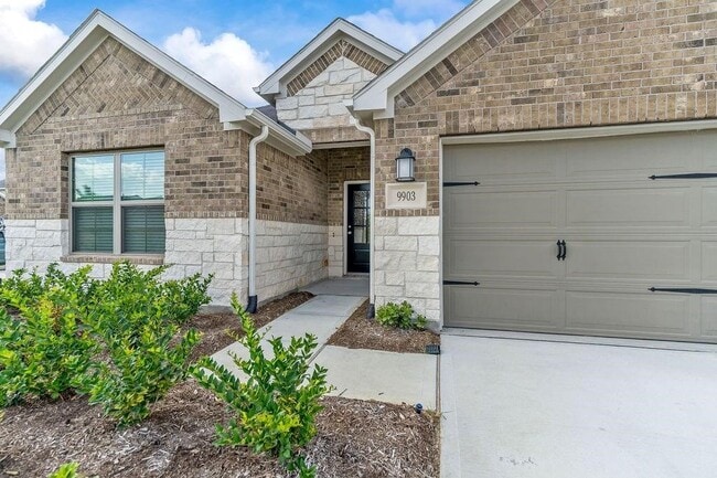 9903 Silverling Ct
