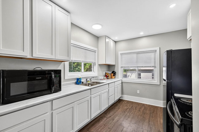 Photo - 1303 Sorin St