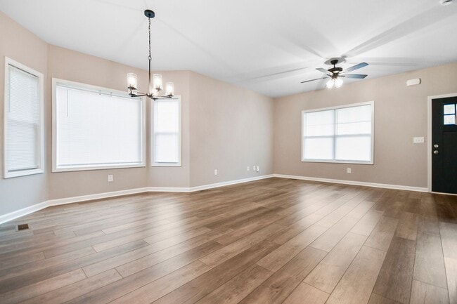 Photo - Pet Friendly Three Bedroom!