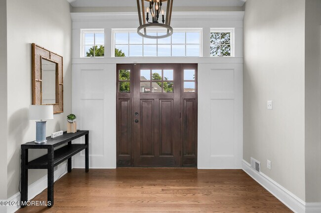 Photo - 208 Neptune Pl