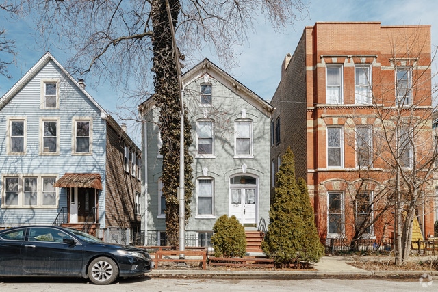 Building Photo - 1430 W Superior St Unit 2F Rental