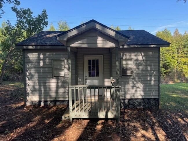 Building Photo - 613 Patillo Rd Unit B Rental