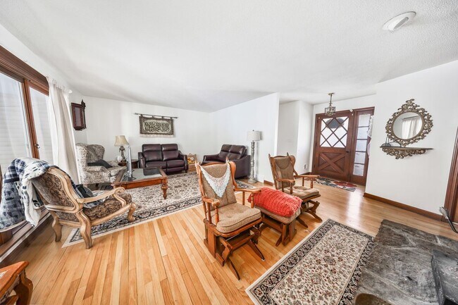 Photo - 41 Trout Brook Dr