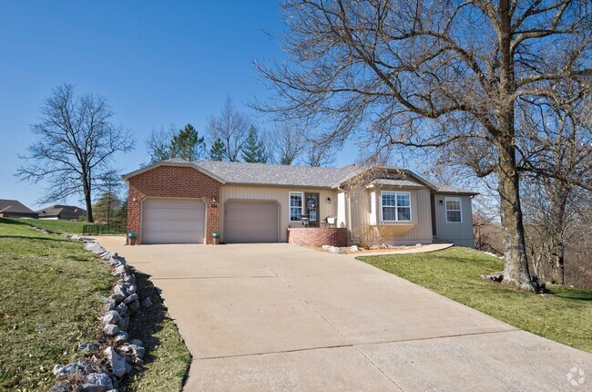 Building Photo - 232 Shady Acres Cir Rental