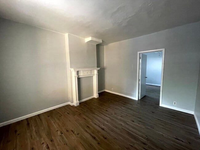 Bright Strawberry Mansion Apartment Close ... - Bright Strawberry Mansion Apartment Close ... Unit Apt 1