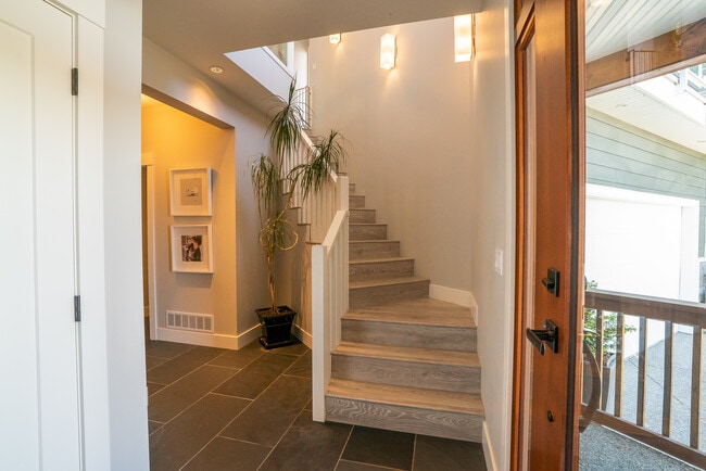 Photo - 5361 Royal Sea View