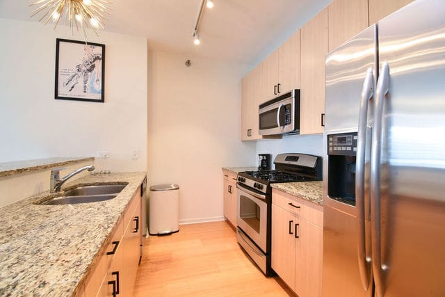 Photo - 123 S Green St Unit 602B