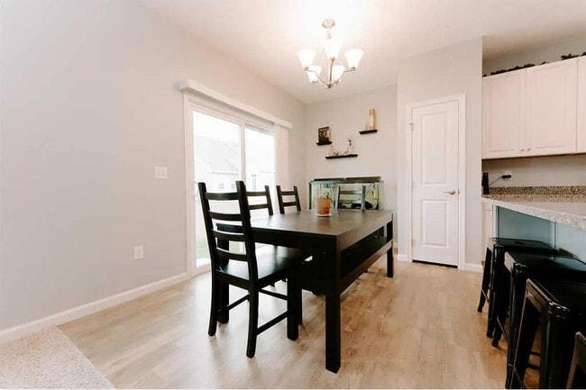 Photo - 3297 Cres Falls Way