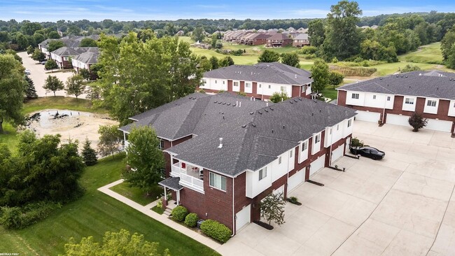 Building Photo - 6986 Boulder Pointe Dr Unit 91