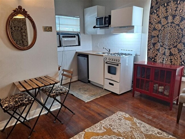 Photo - 1906 San Gabriel St Unit 17