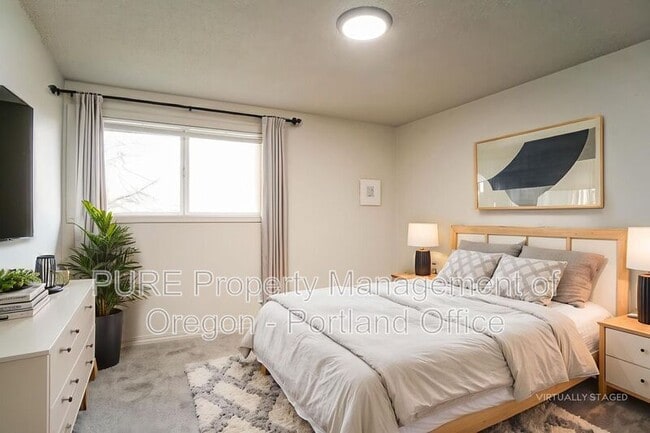 Building Photo - 18411 E Burnside St Unit 205