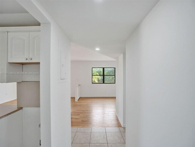 Photo - 1891 N 61st Ave