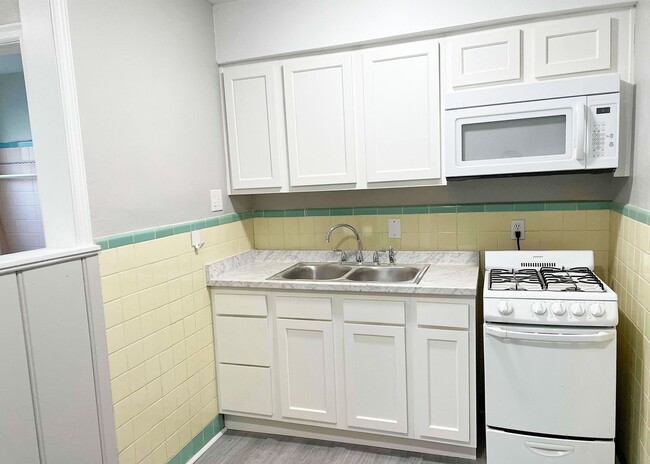 Photo - 3025 Clifton Ave Unidad 3025-07