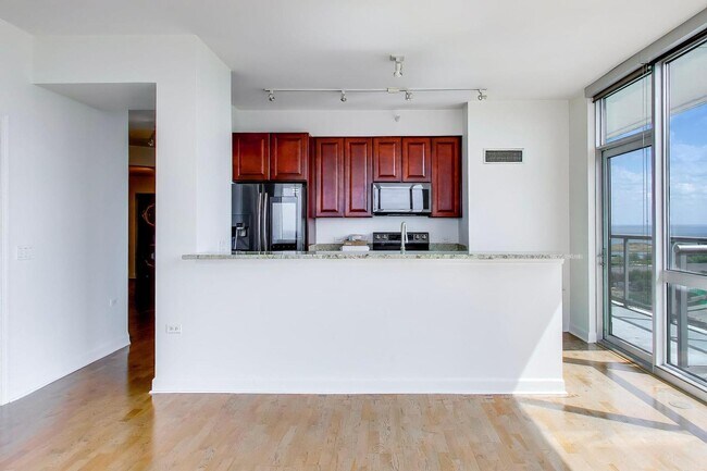 Photo - 1629 S Prairie Ave Unidad 1806